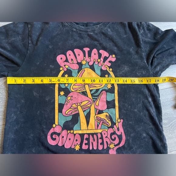 Fifth Sun Radiate Good Energy mushroom tee in charcoal tie dye. Size S - Picture 6 of 7